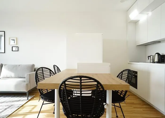 Apartment With Terrace Near Metro Station And Spa